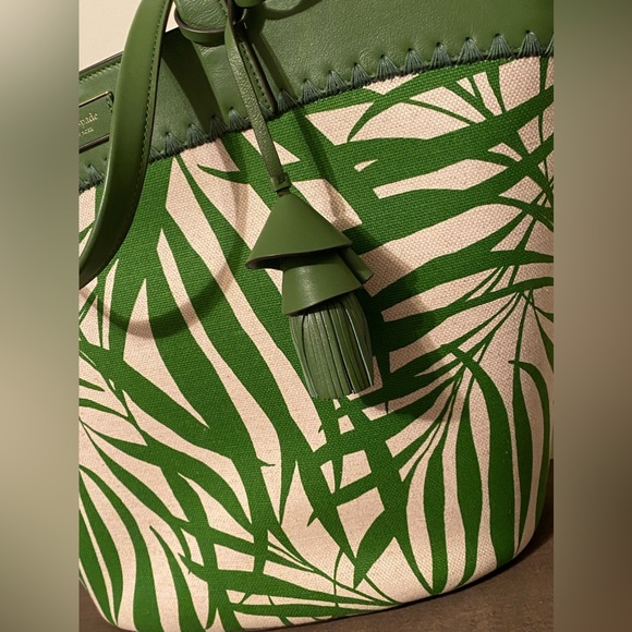 Kate Spade 
The Pier Palm
Fronds Canvas Medium‎ Tote NWT - Picture 11 of 11